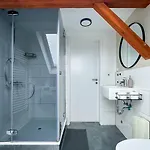 Modernes 2-schlafzimmer Mit Arbeitsplatz Apartament