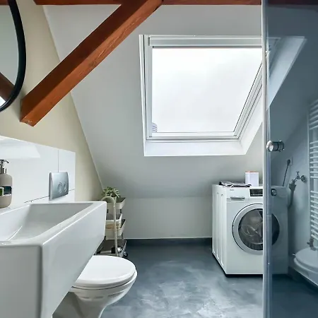 Modernes 2-schlafzimmer Mit Arbeitsplatz شقة *