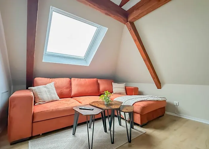 Modernes 2-schlafzimmer Mit Arbeitsplatz *