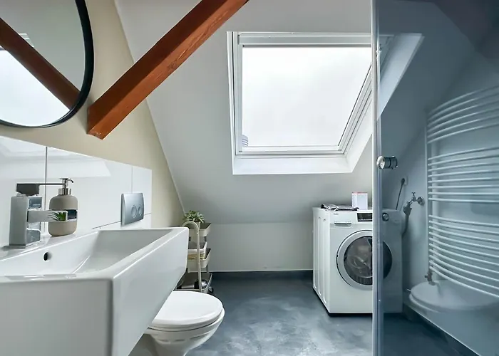 Modernes 2-schlafzimmer Mit Arbeitsplatz Appartement *