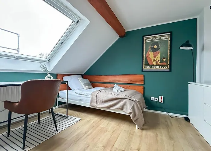 Modernes 2-schlafzimmer Mit Arbeitsplatz *