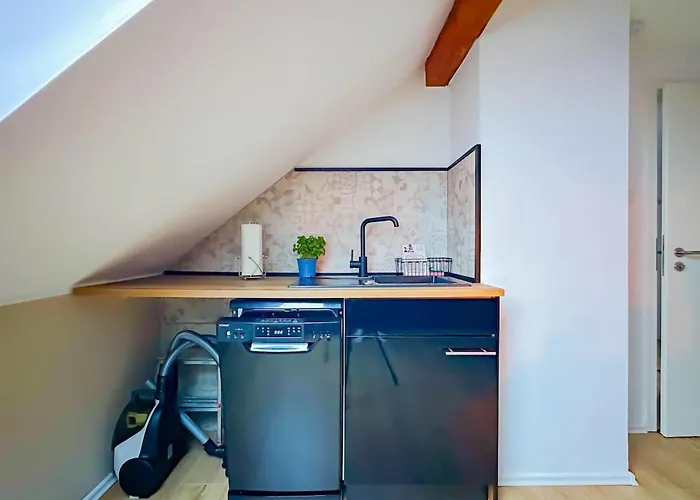 Modernes 2-schlafzimmer Mit Arbeitsplatz Appartement *